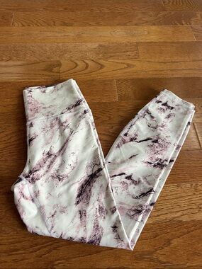 Wildfox Marble-Print Leggings in White and Purple